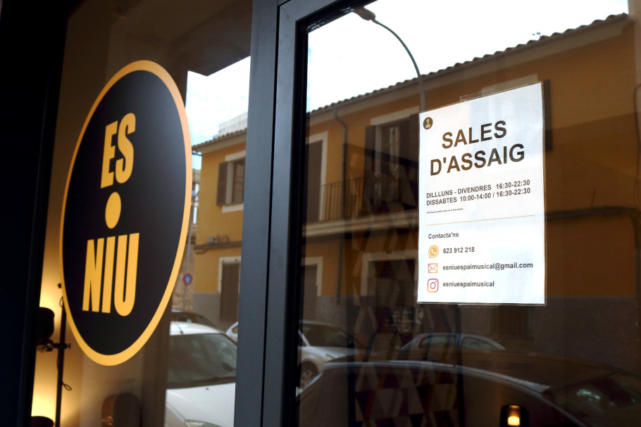 Es Niu · Es Niu